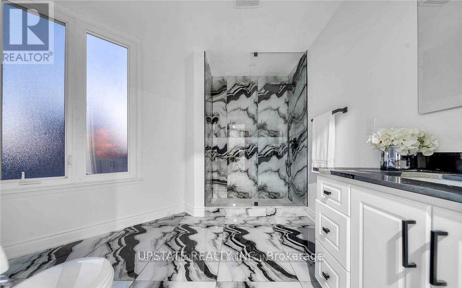 Photo 34 of 70 Pleasant Valley Place, Brampton ON