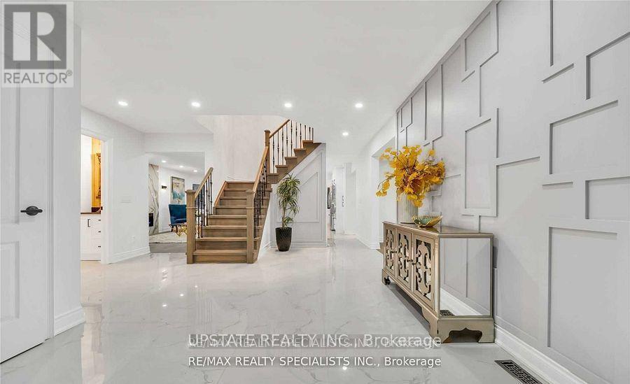 Photo 6 of 70 Pleasant Valley Place, Brampton ON