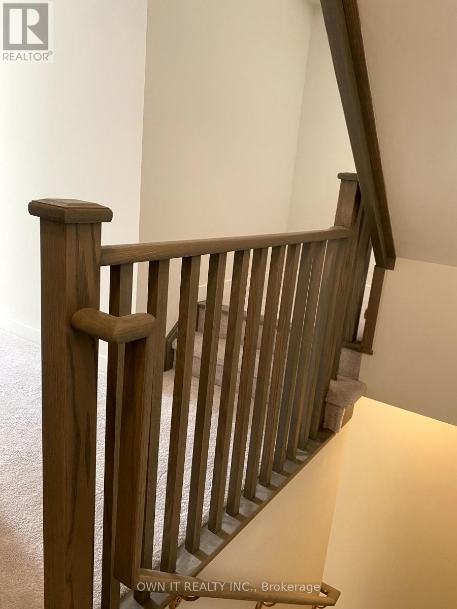 Photo 15 of 8 3538 Colonial Drive, Mississauga ON