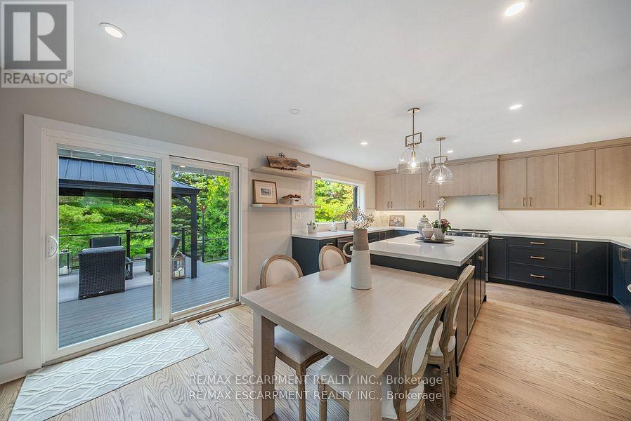 Photo 16 of 2038 15th Side Road, Milton ON