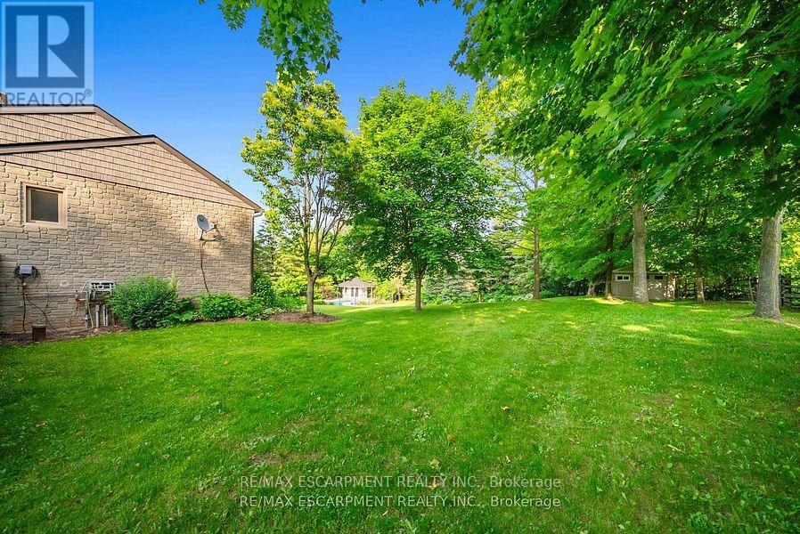 Photo 8 of 2038 15th Side Road, Milton ON