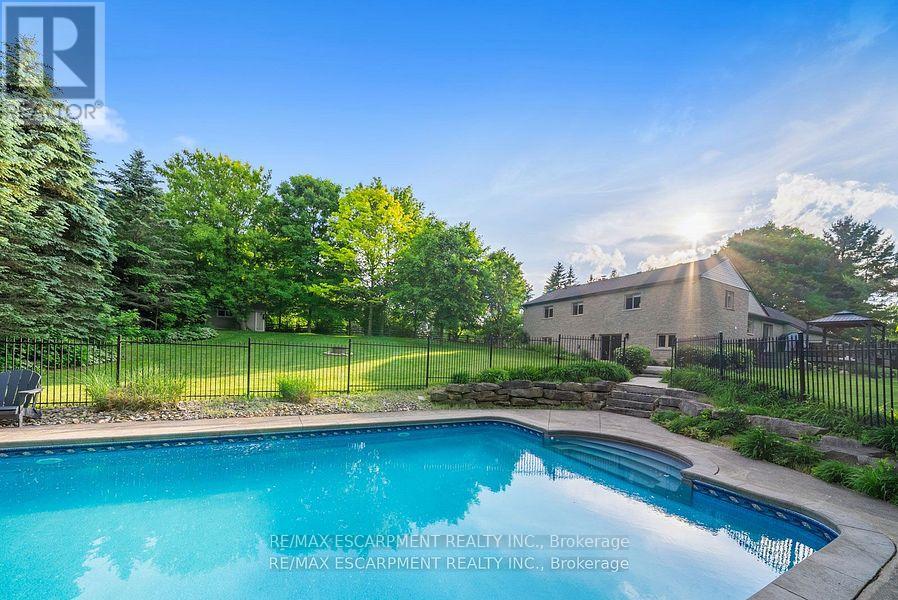 Photo 28 of 2038 15th Side Road, Milton ON