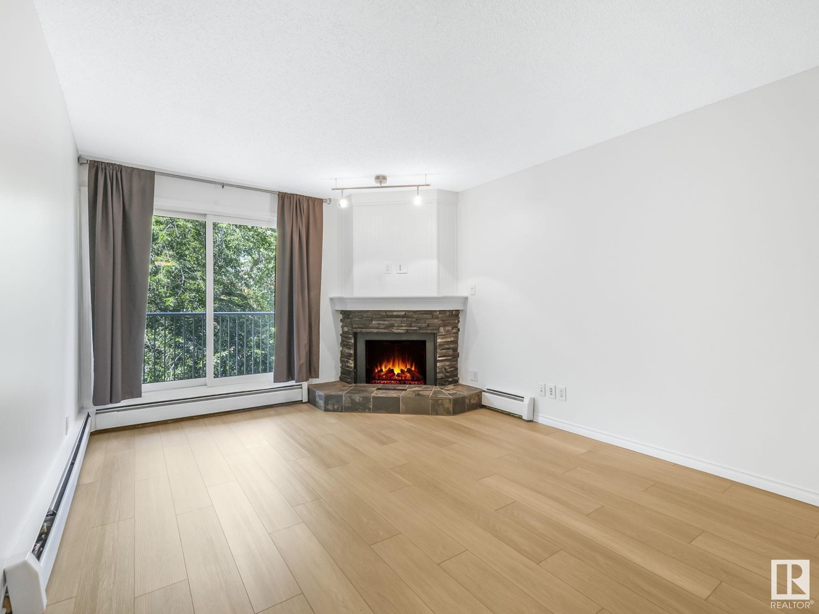 Photo 36 of 402 10335 118 St Nw, Edmonton AB