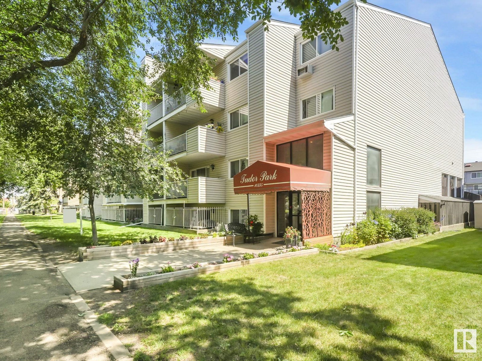 Photo 1 of 402 10335 118 St Nw, Edmonton AB