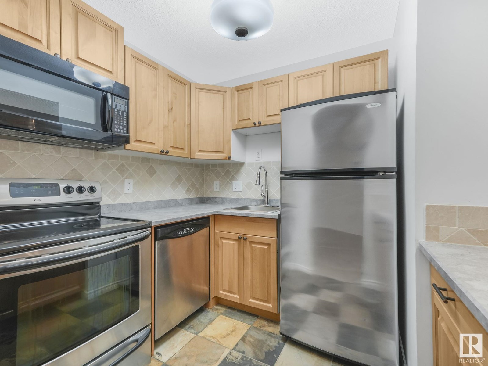 Photo 38 of 402 10335 118 St Nw, Edmonton AB