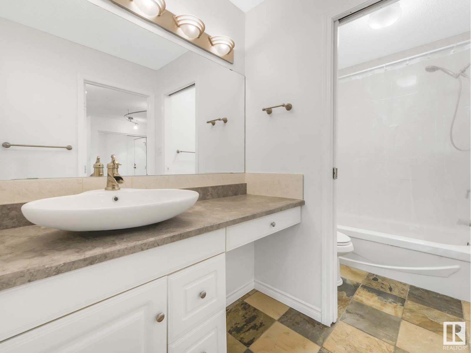 Photo 46 of 402 10335 118 St Nw, Edmonton AB