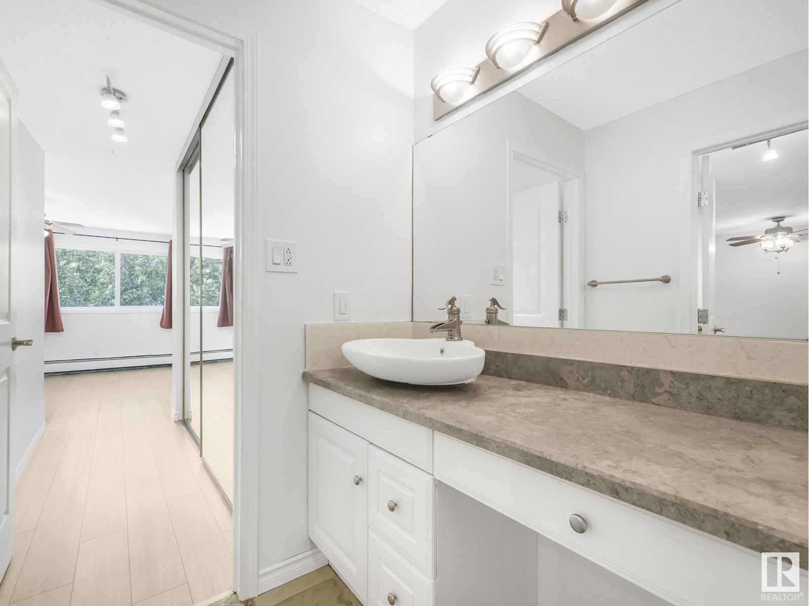 Photo 47 of 402 10335 118 St Nw, Edmonton AB