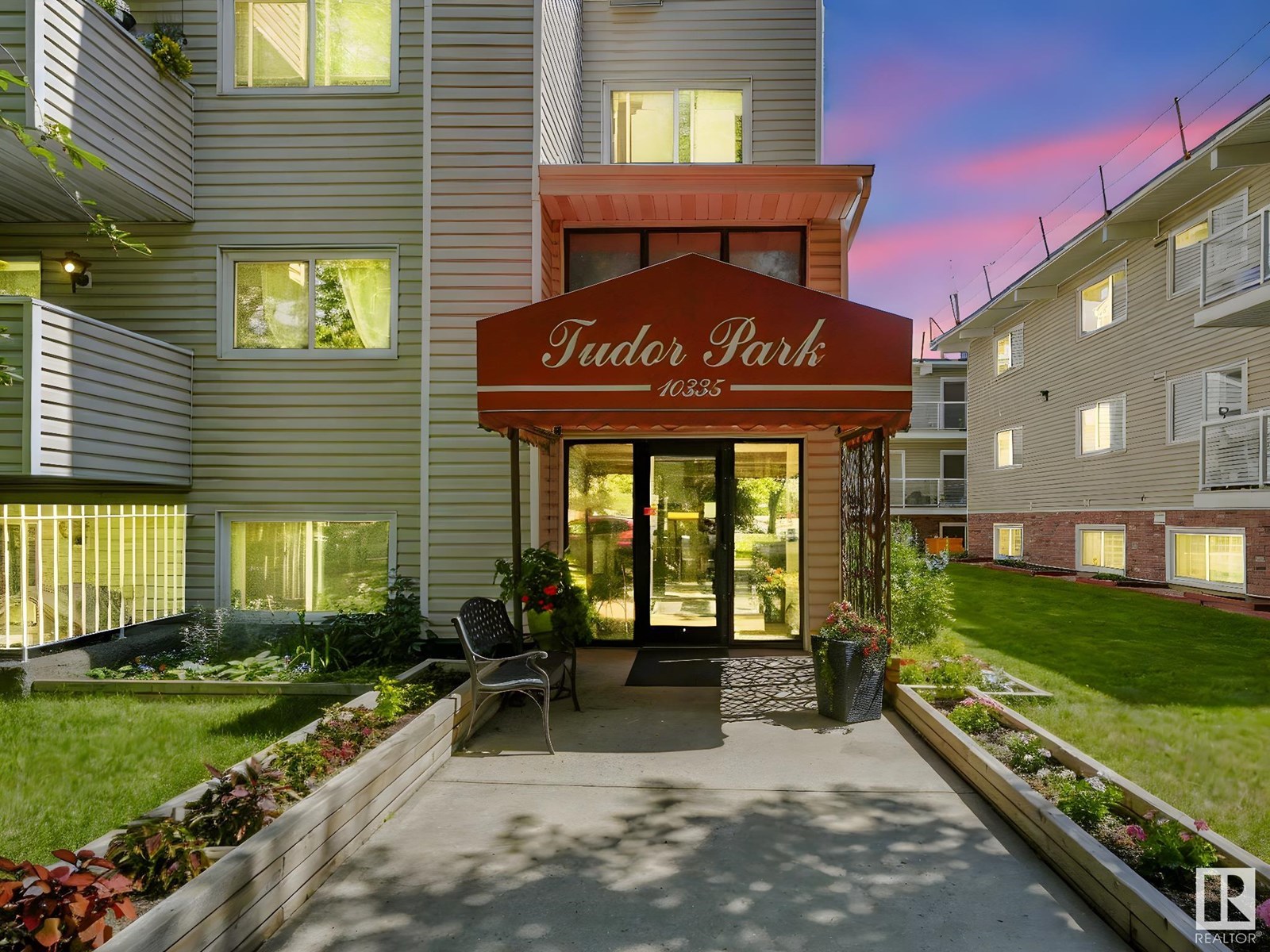 Photo 3 of 402 10335 118 St Nw, Edmonton AB