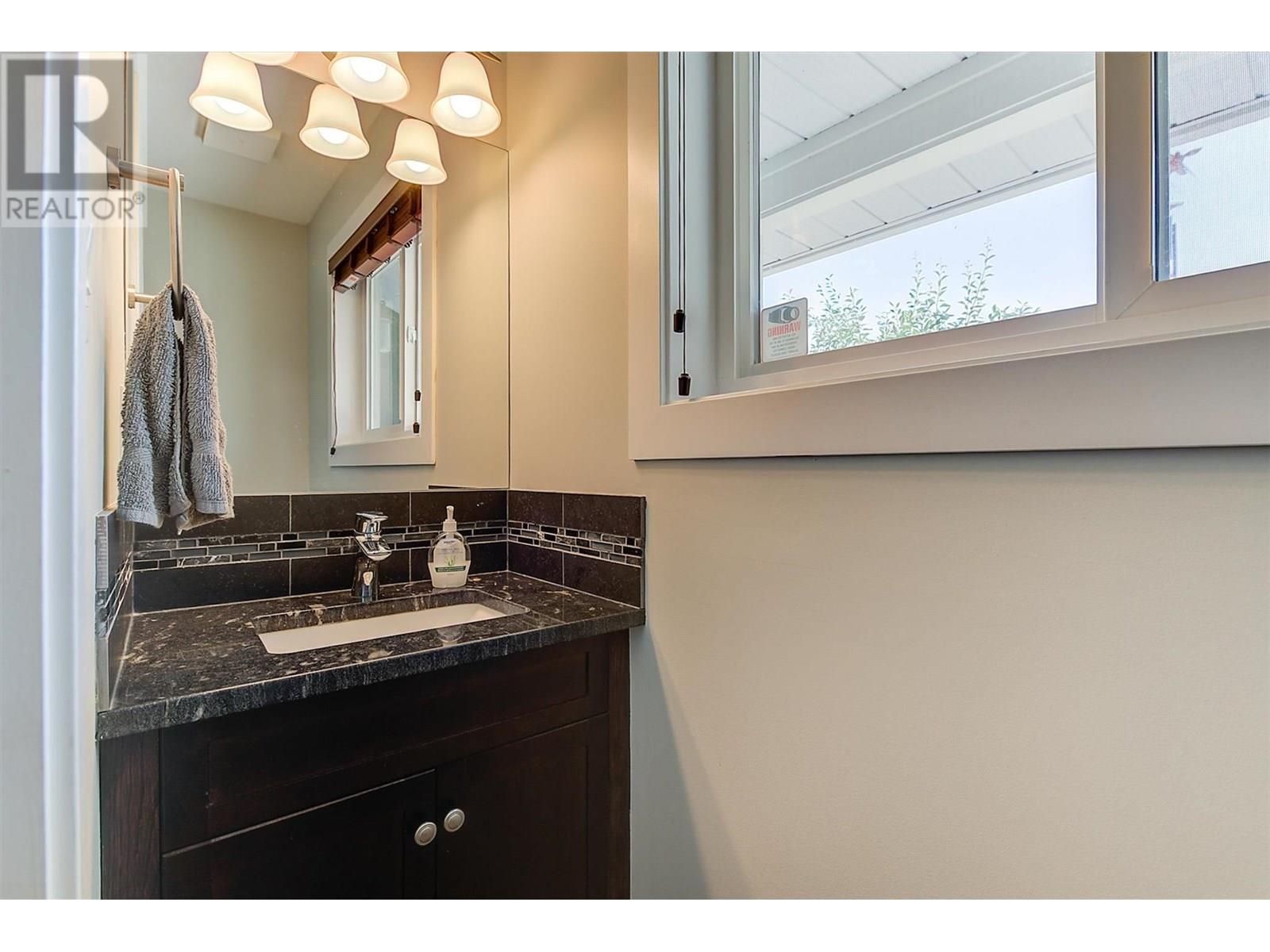  3236 Stonegate Court, West Kelowna
