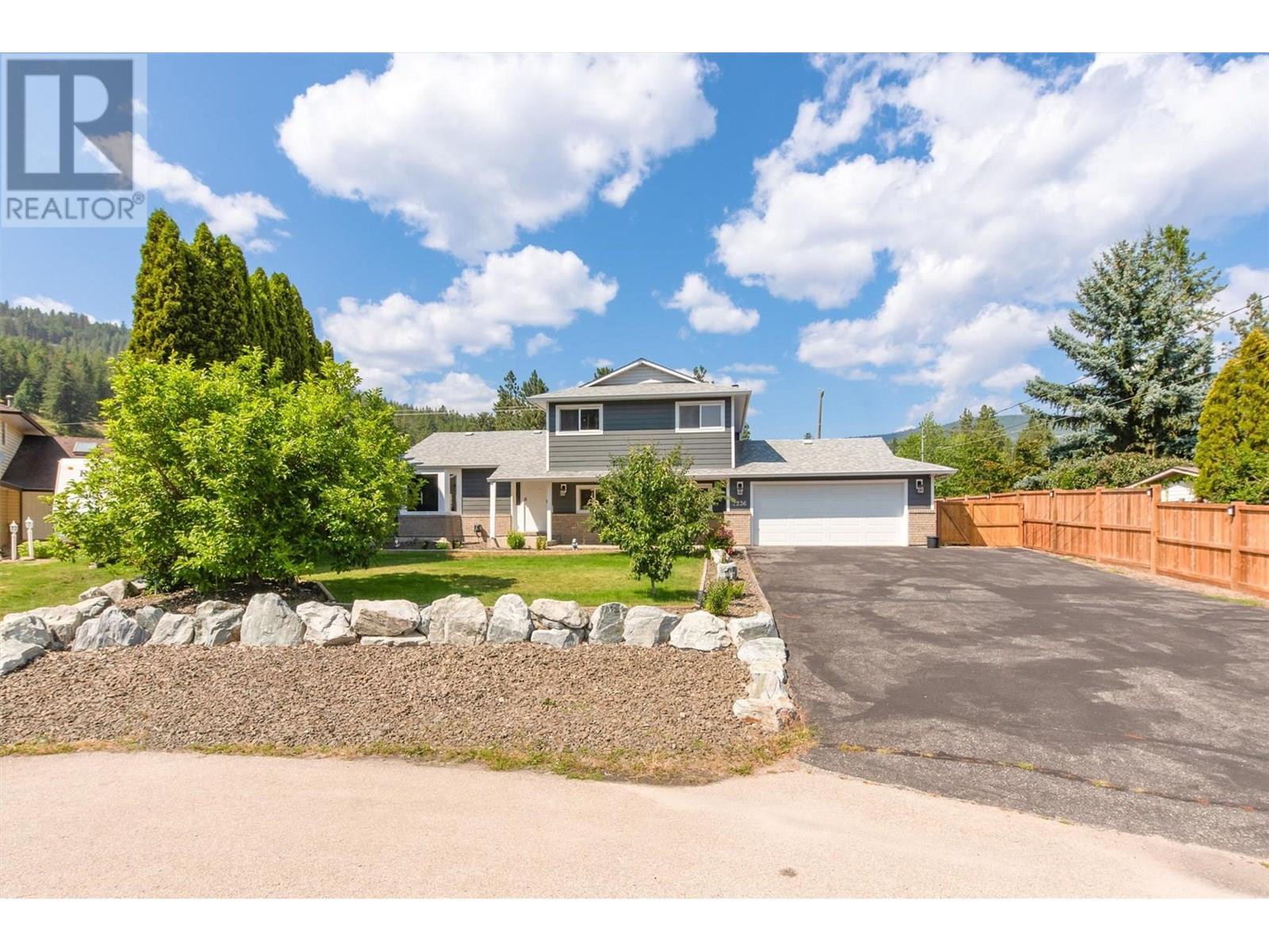  3236 Stonegate Court, West Kelowna