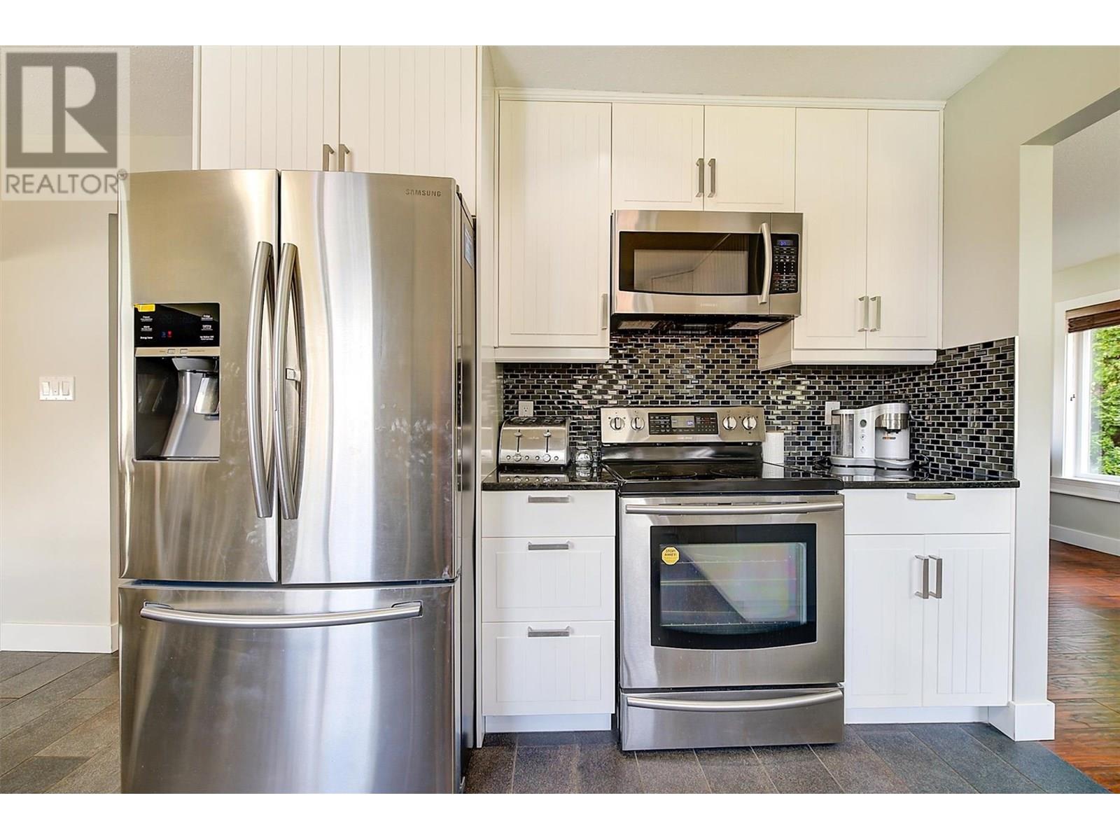  3236 Stonegate Court, West Kelowna