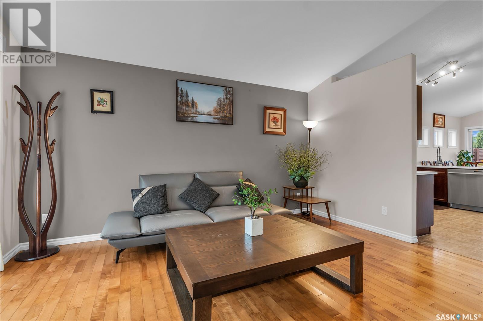 Photo 8 of 250 Robertson Cove, Saskatoon SK