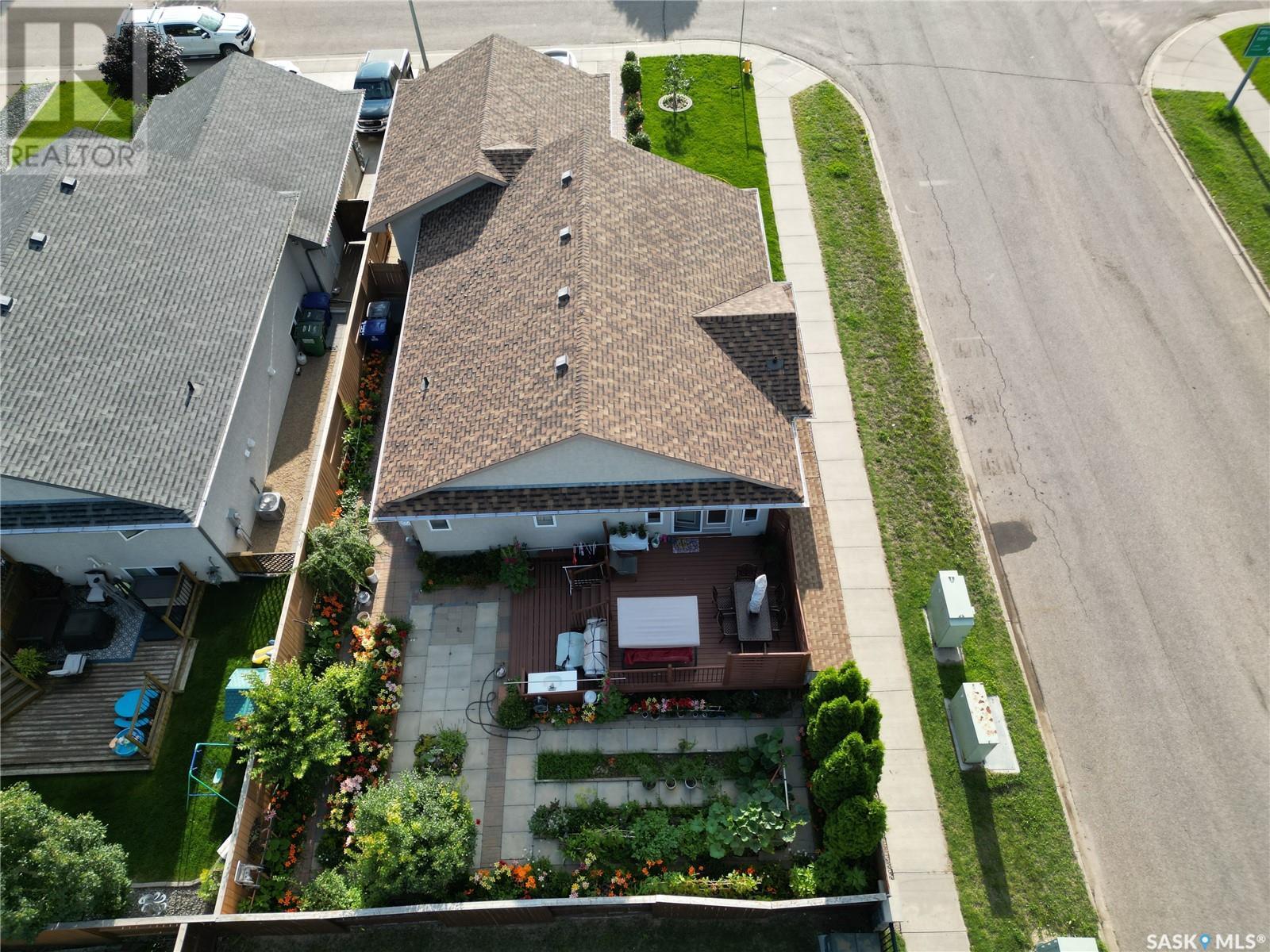 Photo 43 of 250 Robertson Cove, Saskatoon SK
