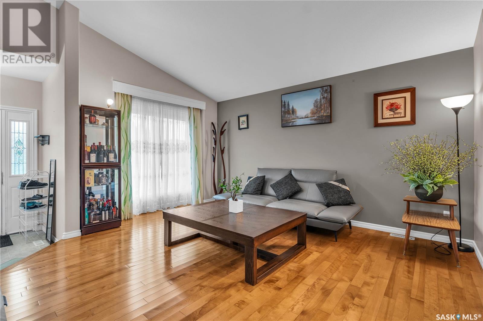 Photo 19 of 250 Robertson Cove, Saskatoon SK