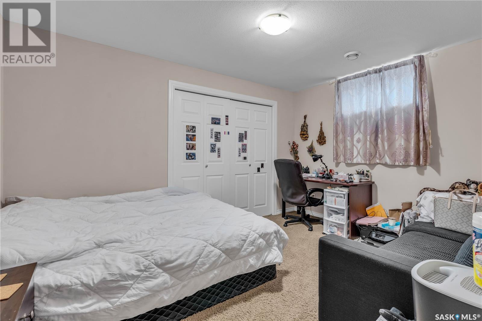 Photo 13 of 250 Robertson Cove, Saskatoon SK