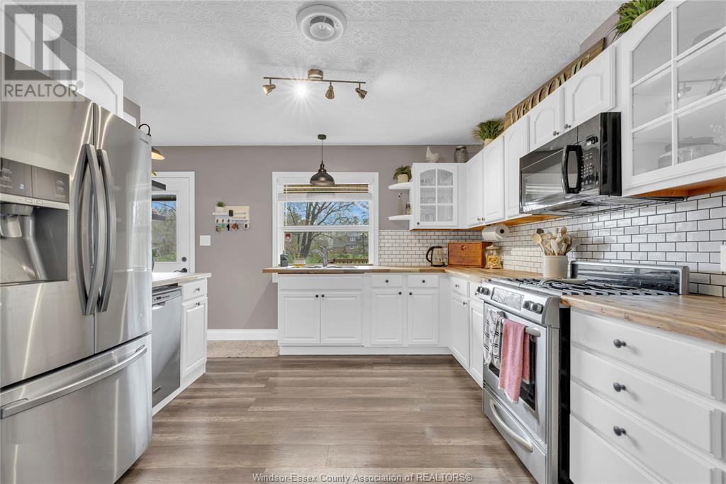Photo 2 of 3049 Rowley Park Drive, Kingsville ON