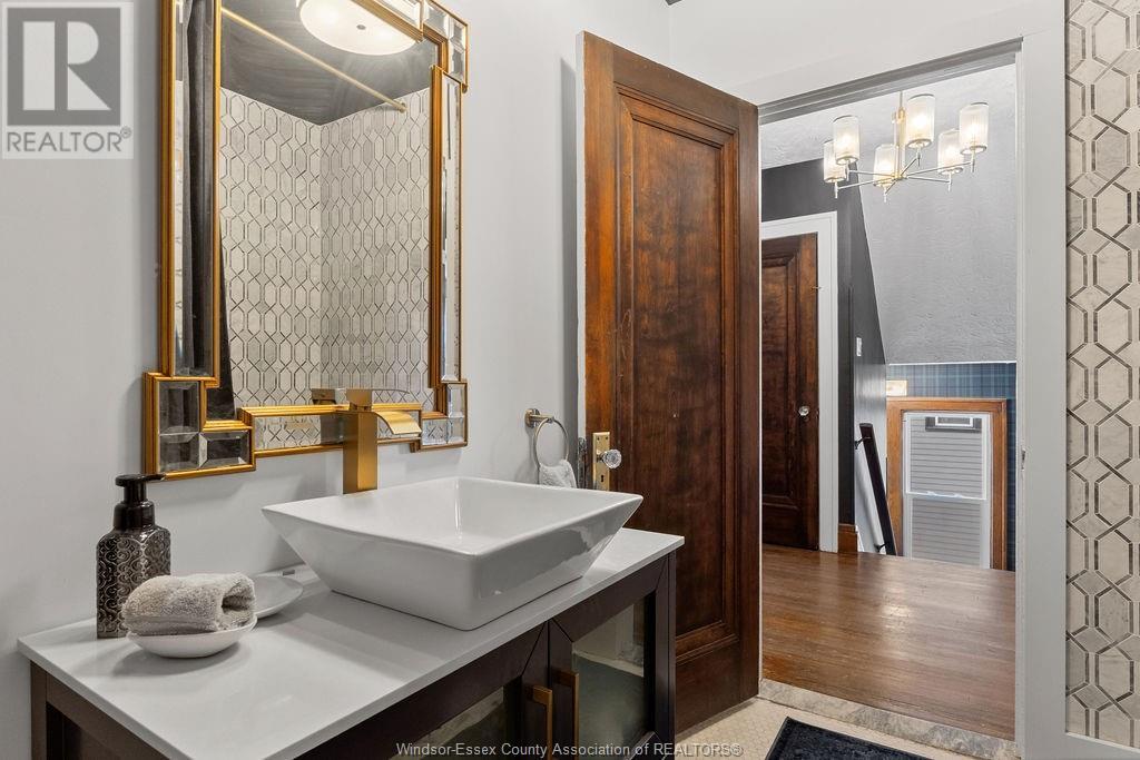 Photo 40 of 539 Hall Avenue, Windsor ON