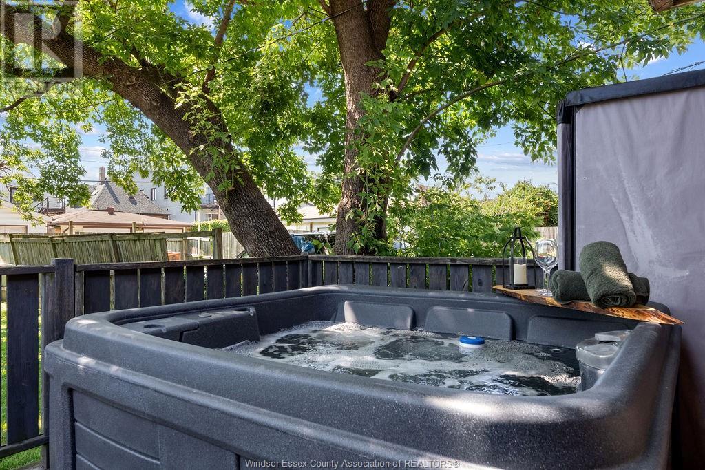 Photo 12 of 539 Hall Avenue, Windsor ON