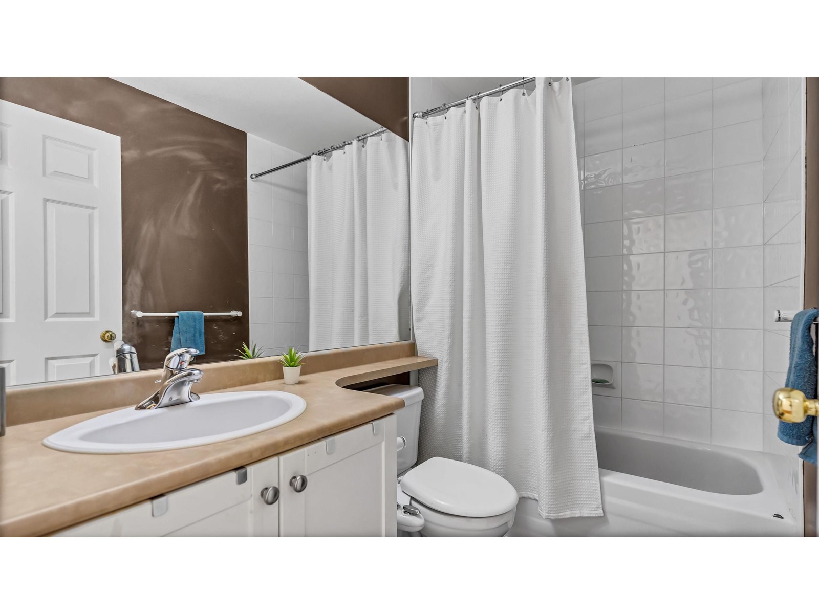 Photo 6 of 105 9580 Prince Charles Boulevard, Surrey BC