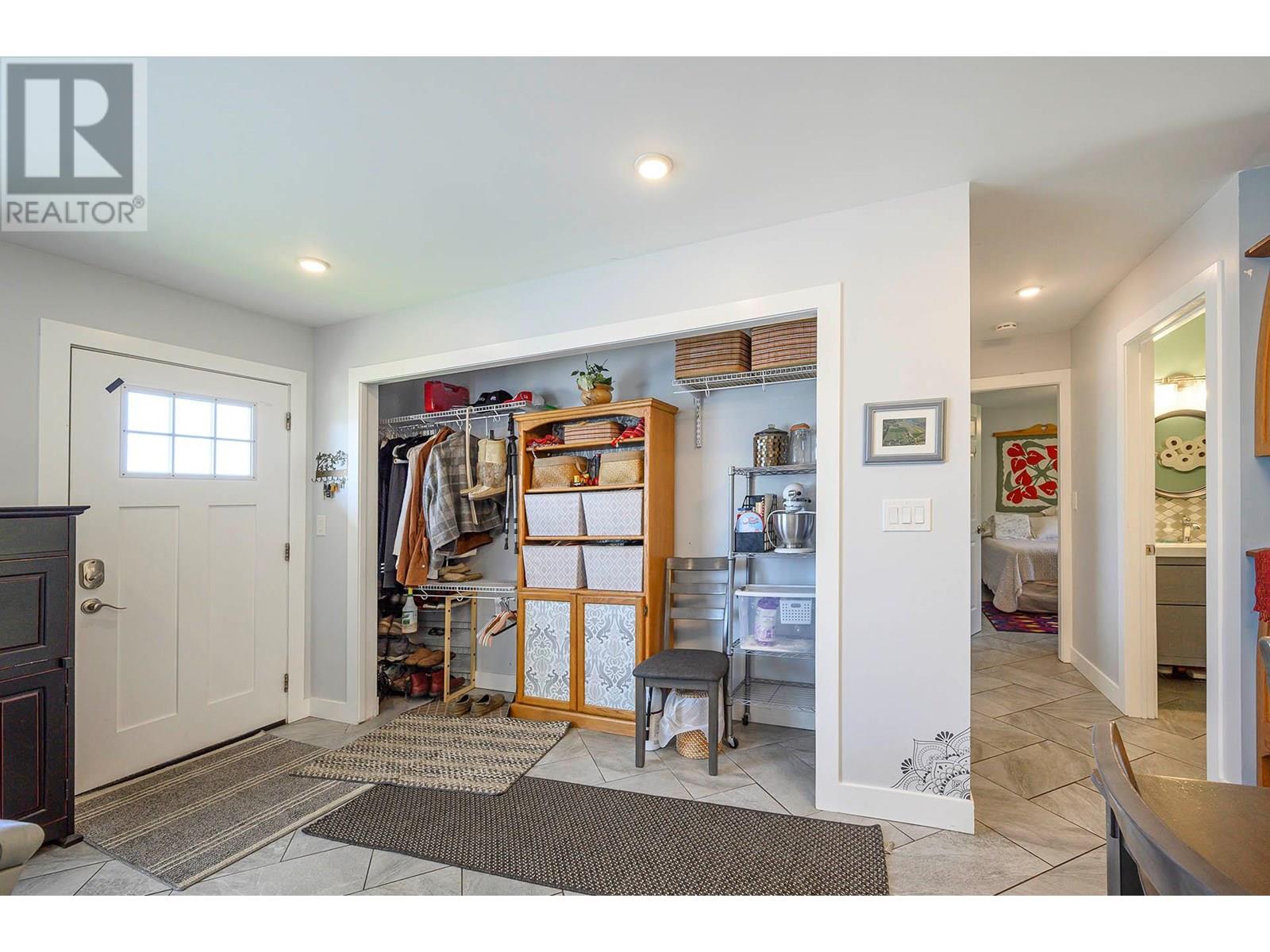 Photo 3 of 925 Fraser Street, Kamloops BC