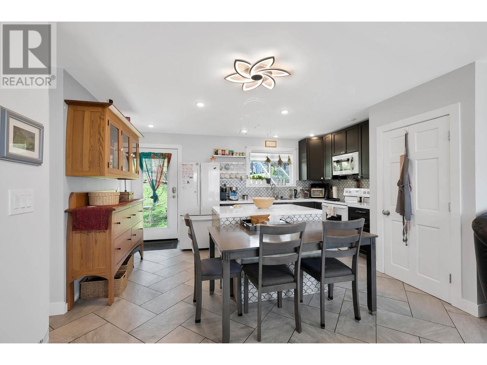 Photo 7 of 925 Fraser Street, Kamloops BC
