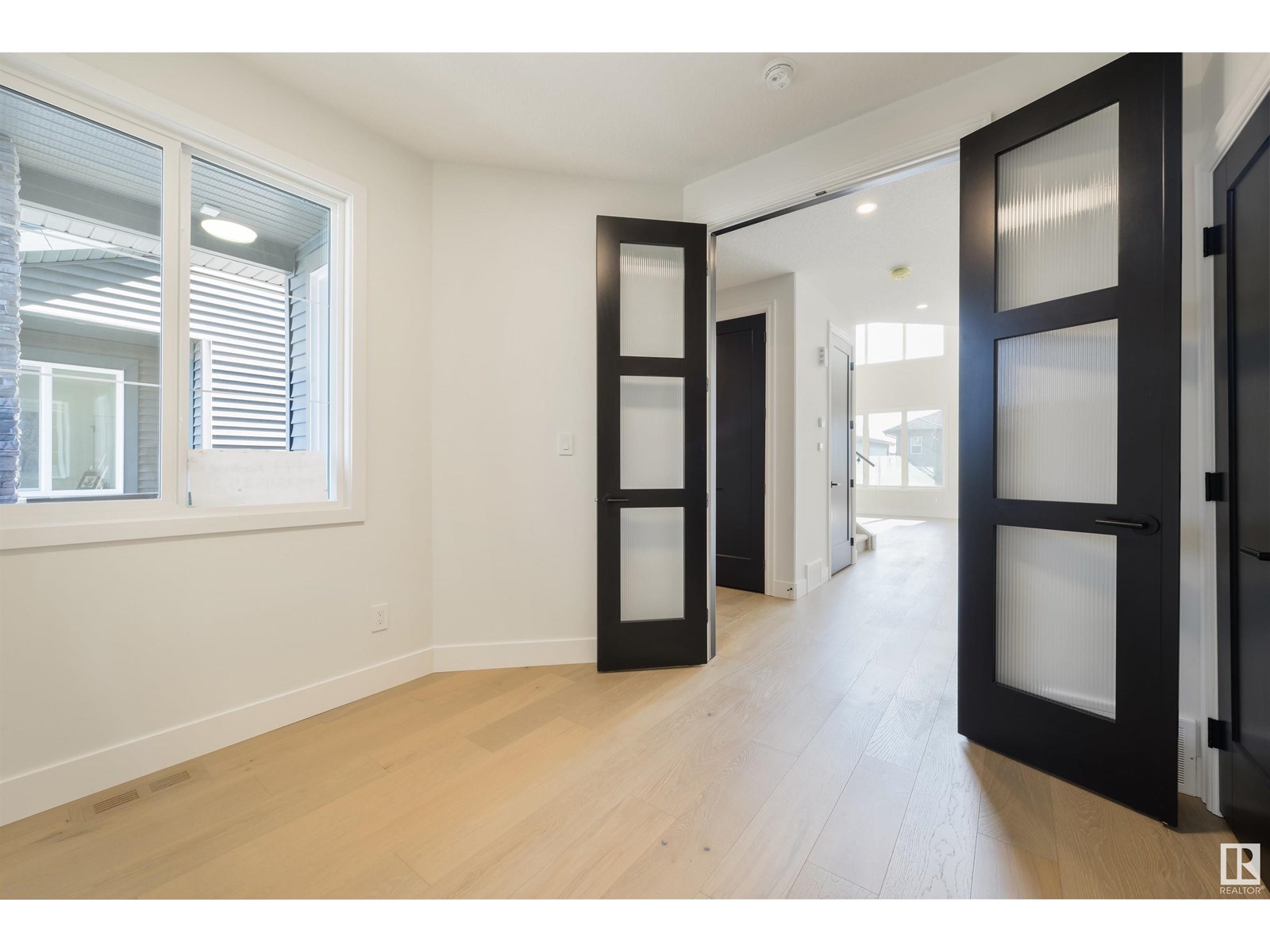 Photo 10 of 5447 Kootook Rd Sw, Edmonton AB