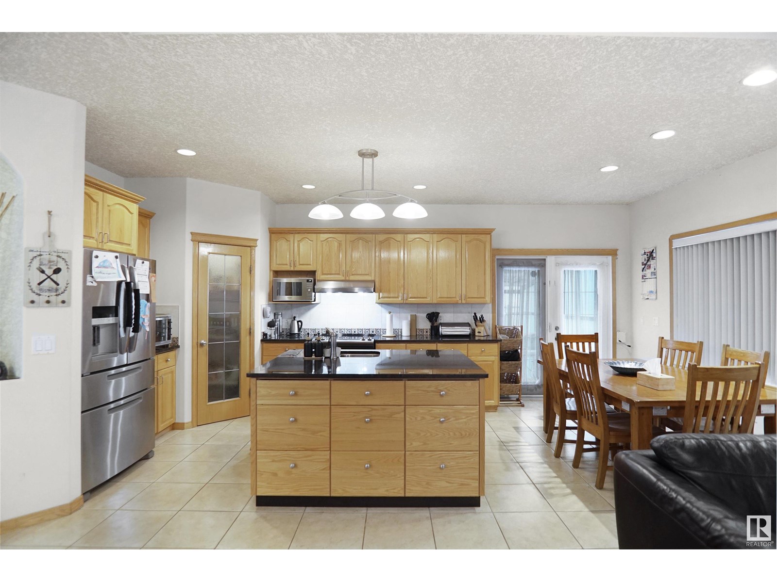 Photo 12 of 16206 70 St Nw, Edmonton AB