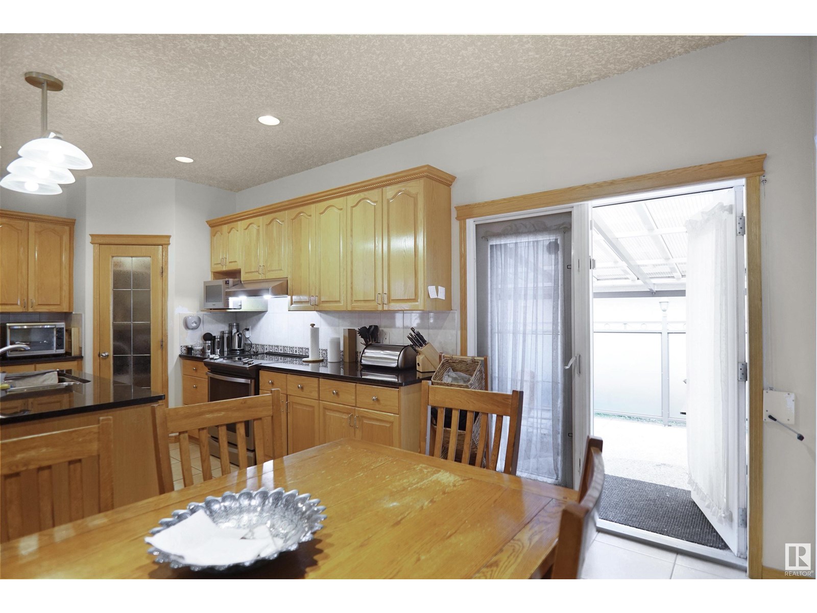 Photo 16 of 16206 70 St Nw, Edmonton AB