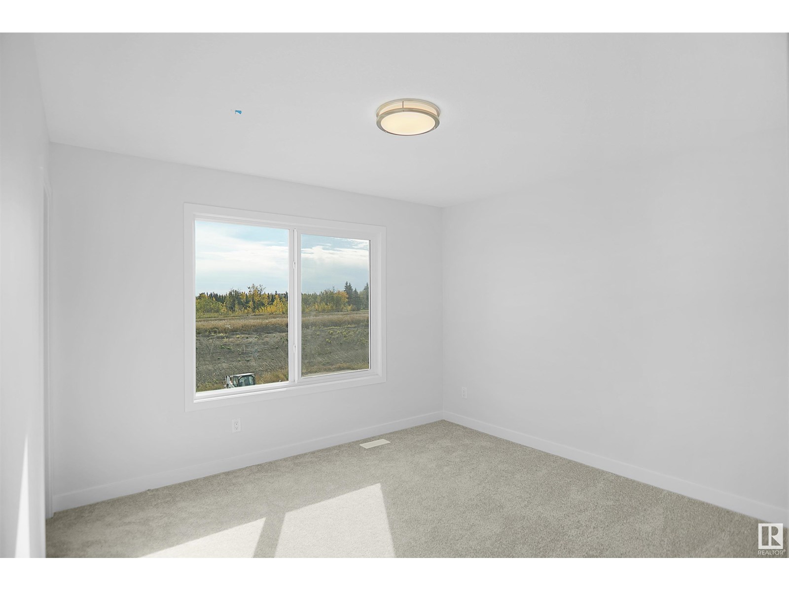 Photo 15 of 404 176 Av Ne, Edmonton AB