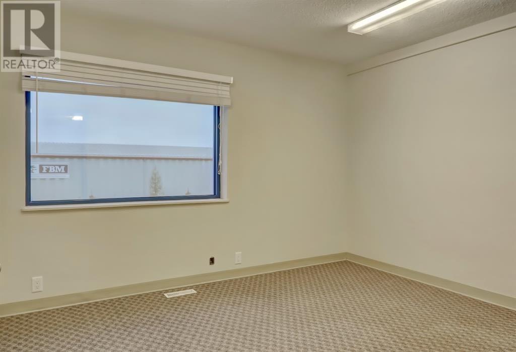 Photo 17 of 109 8715 109 Street, Grande Prairie AB