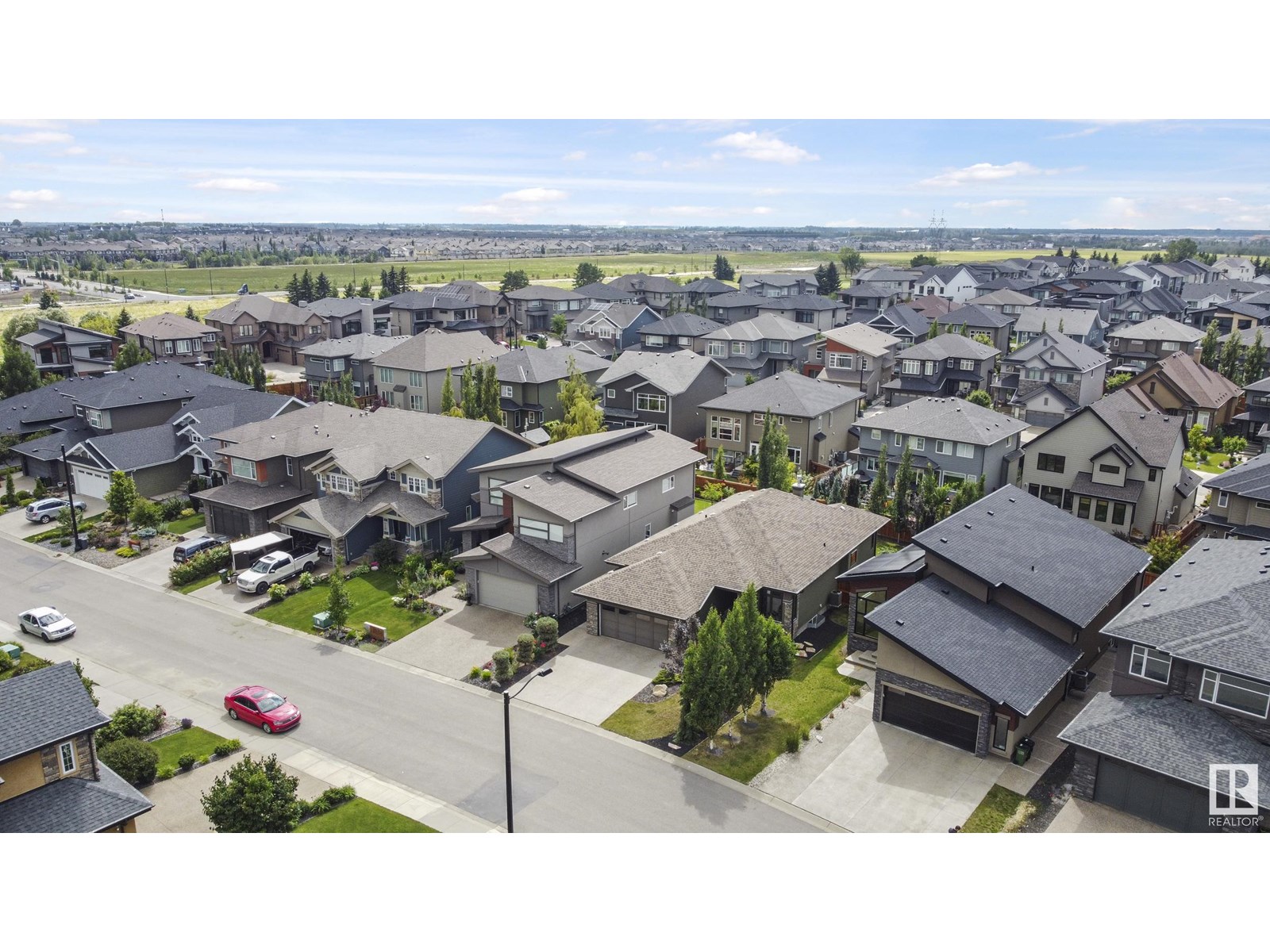 Photo 4 of 1120 Hainstock Green Gr Sw, Edmonton AB
