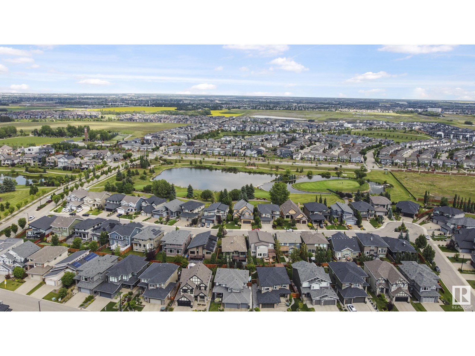 Photo 12 of 1120 Hainstock Green Gr Sw, Edmonton AB