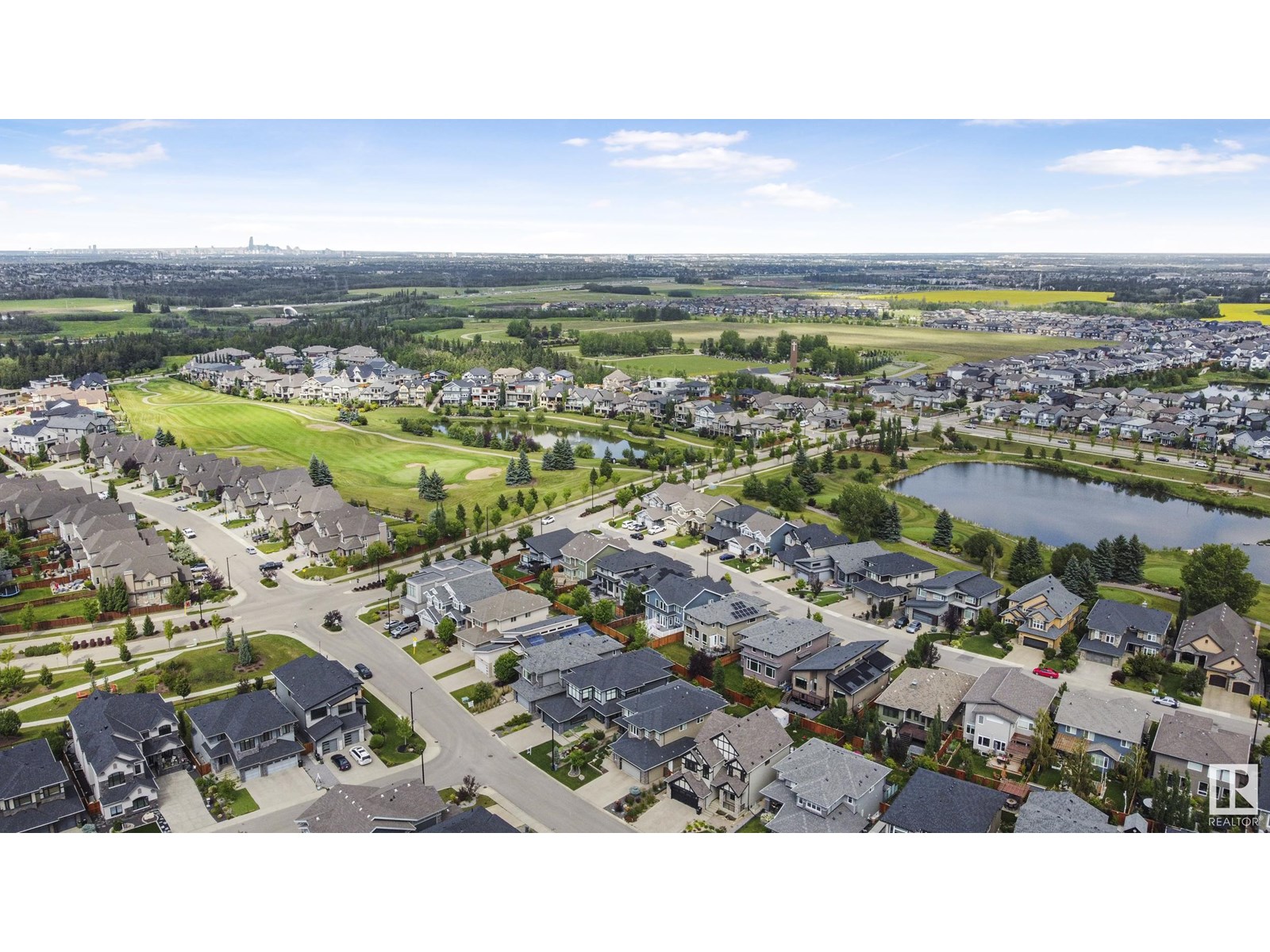 Photo 11 of 1120 Hainstock Green Gr Sw, Edmonton AB