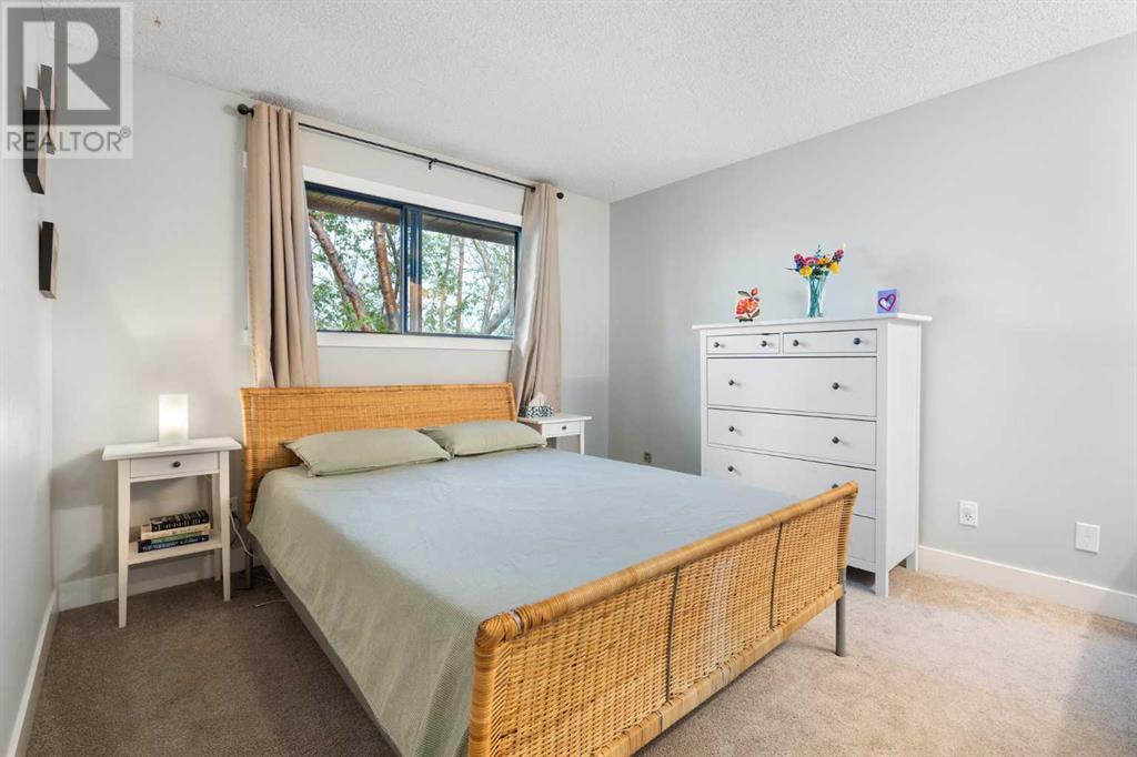 Single Family House for Sale in   Silver Springs Road NW Silver Springs Calgary 