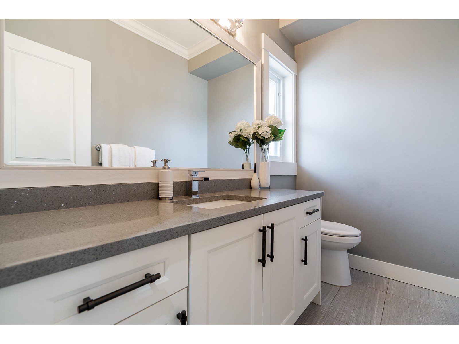 Photo 9 of 6801 206 Street, Langley BC