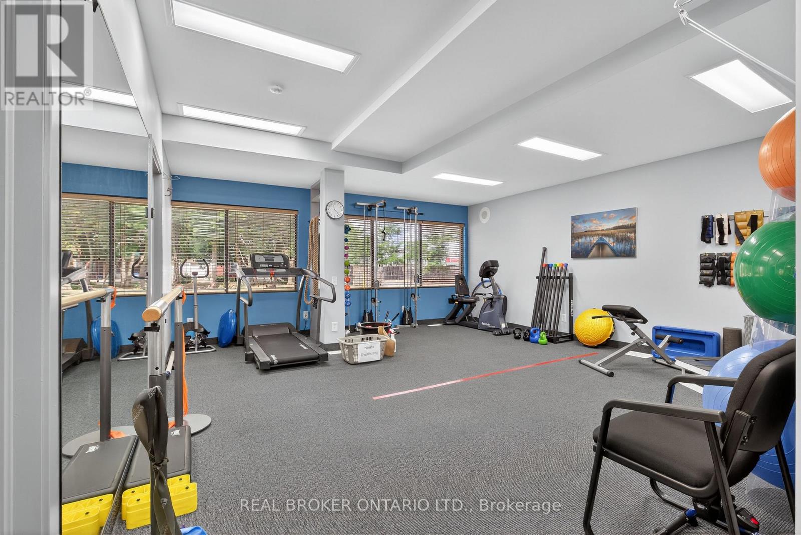 Photo 11 of 8 Westmount Drive S, Orillia ON