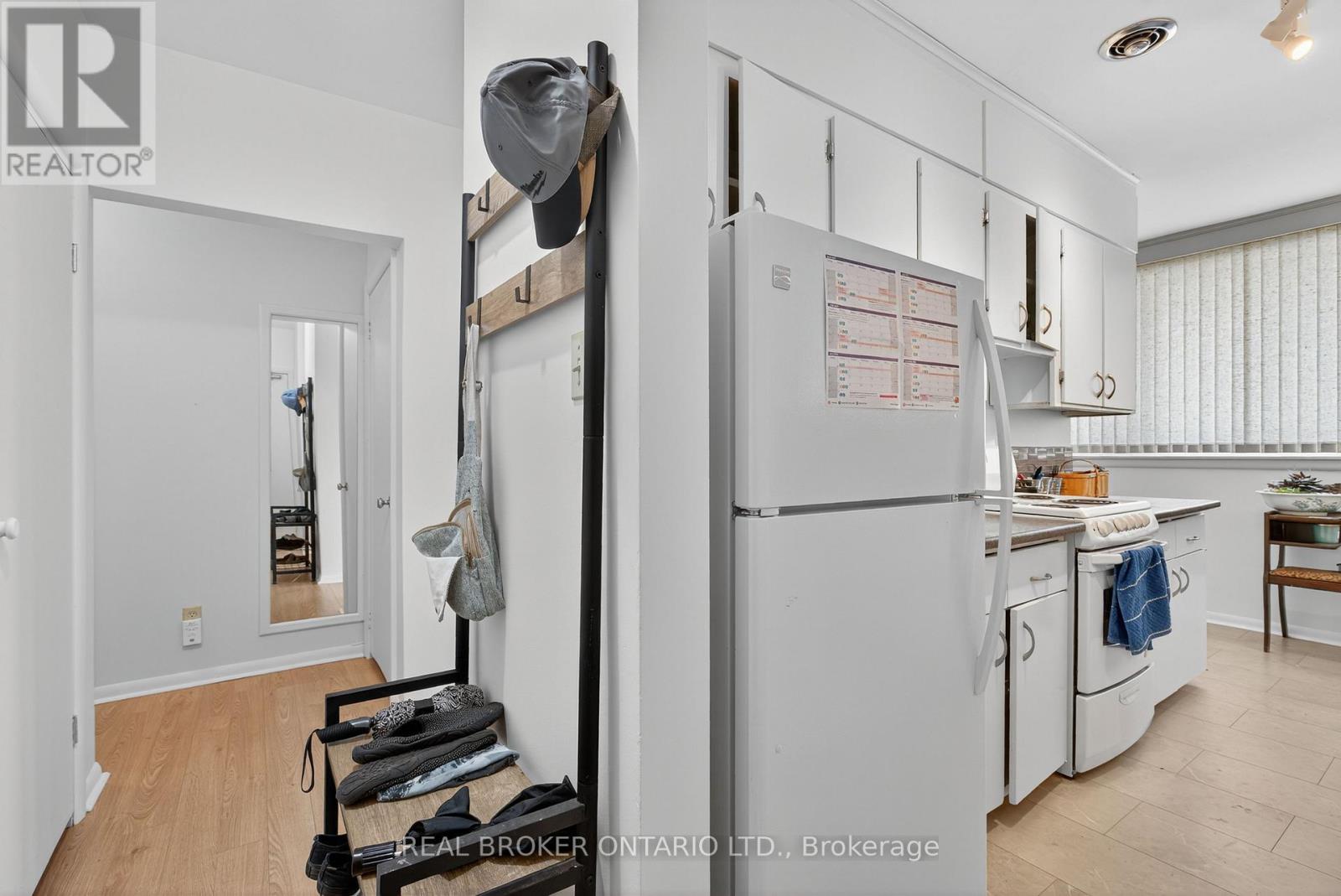Photo 13 of 8 Westmount Drive S, Orillia ON
