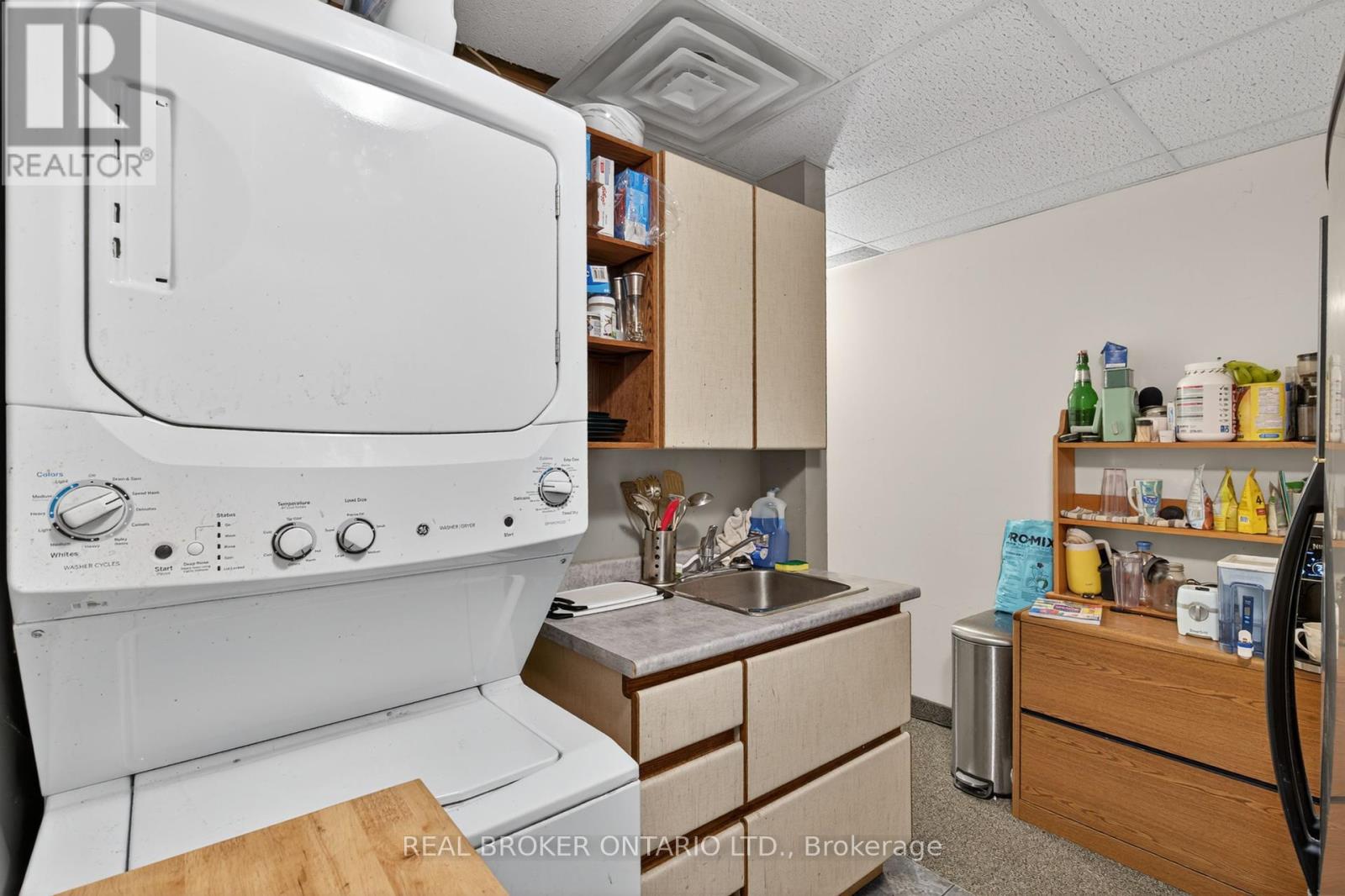 Photo 18 of 8 Westmount Drive S, Orillia ON