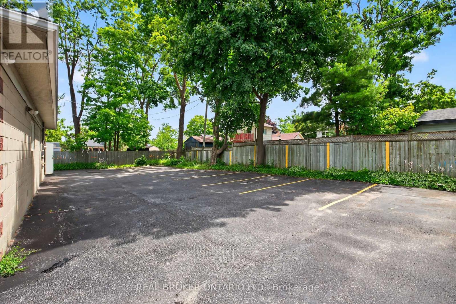 Photo 29 of 8 Westmount Drive S, Orillia ON