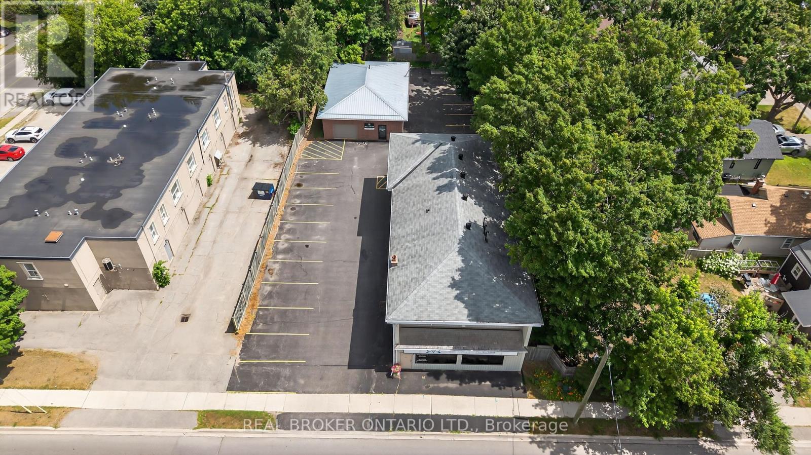 Photo 36 of 8 Westmount Drive S, Orillia ON