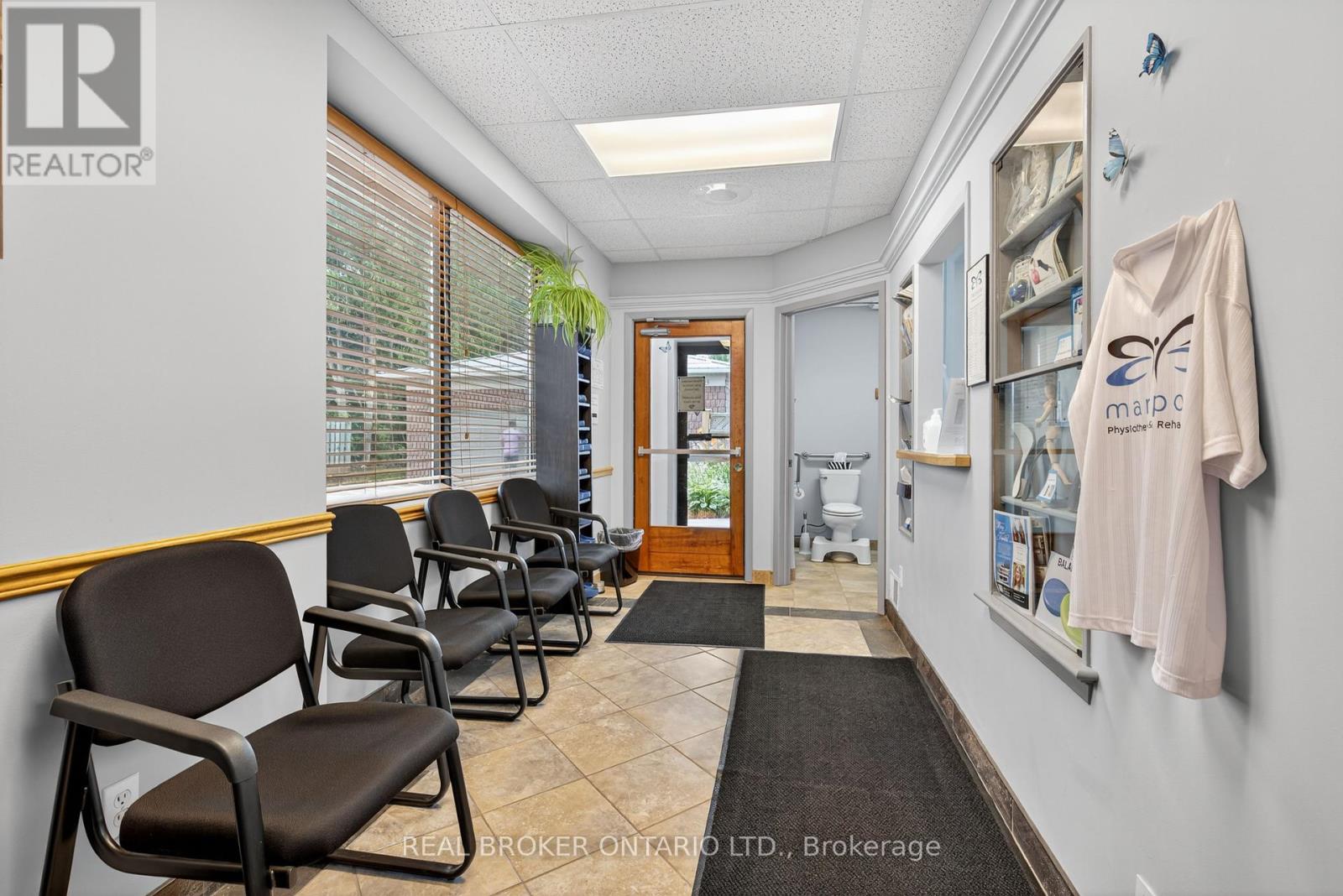 Photo 7 of 8 Westmount Drive S, Orillia ON