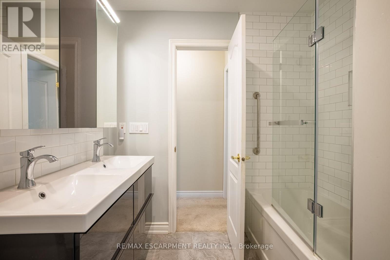 Photo 20 of 11 1050 Grand Boulevard, Oakville ON