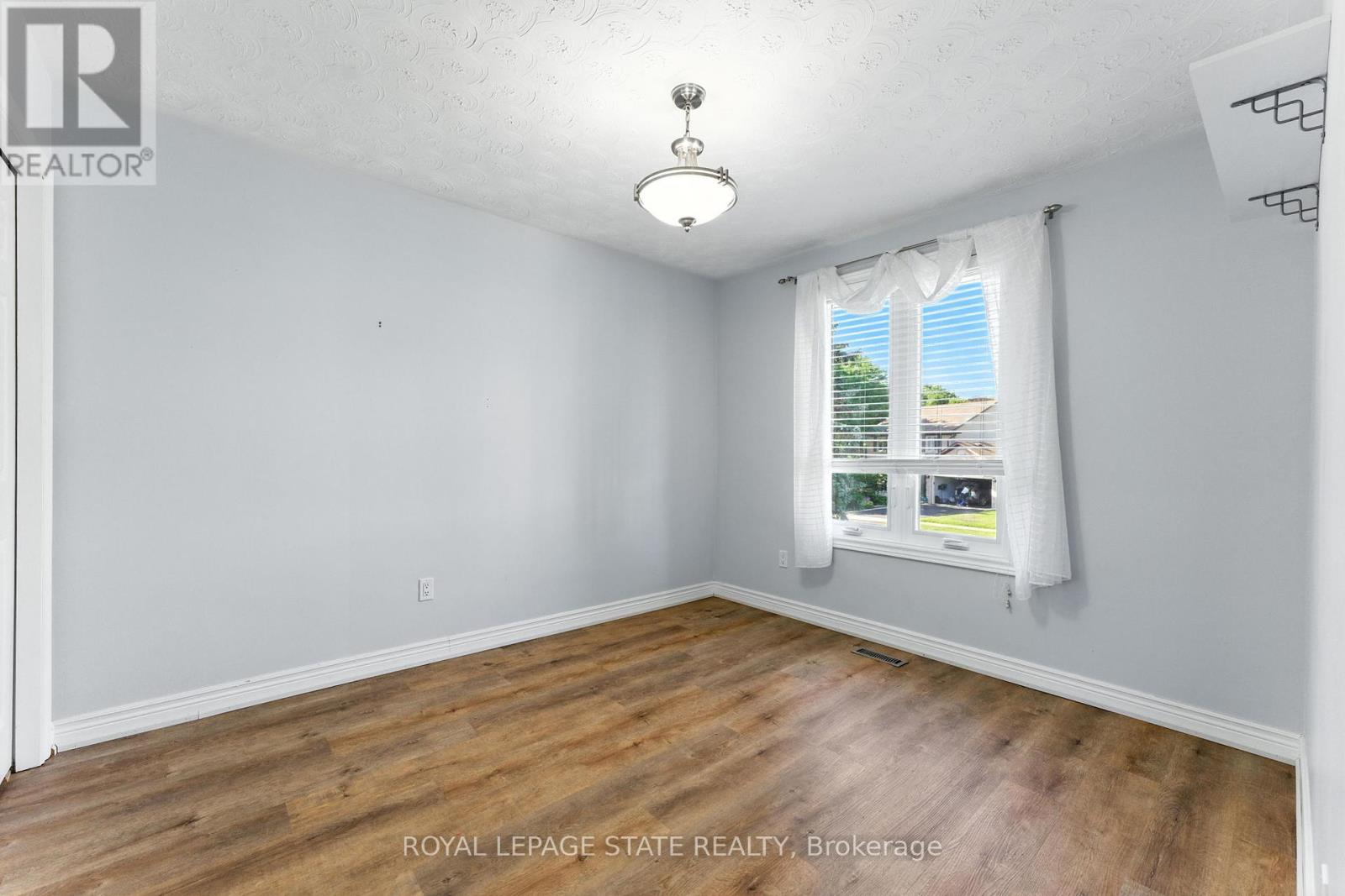 Photo 14 of 286 Lloyminn Avenue, Hamilton ON