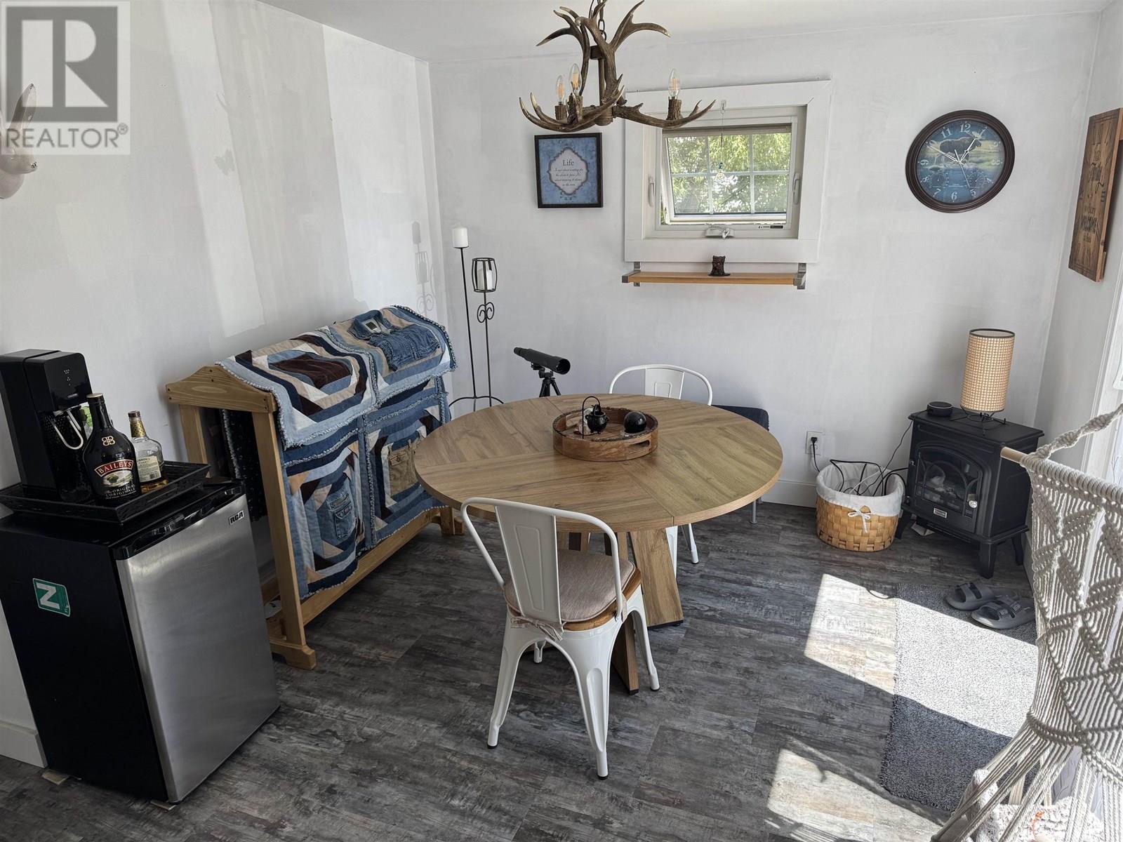 1460 7TH AVENUE, Valemount