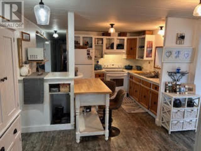 1460 7TH AVENUE, Valemount