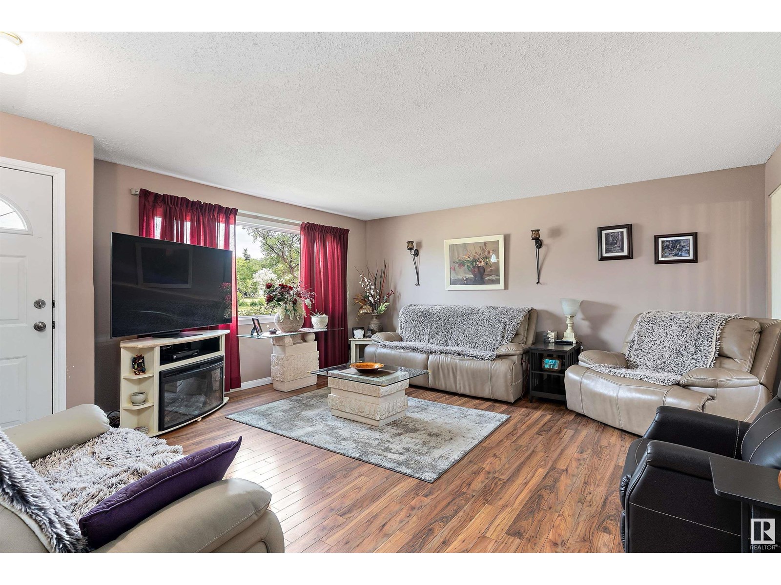 Photo 40 of 5611 142 Av Nw, Edmonton AB