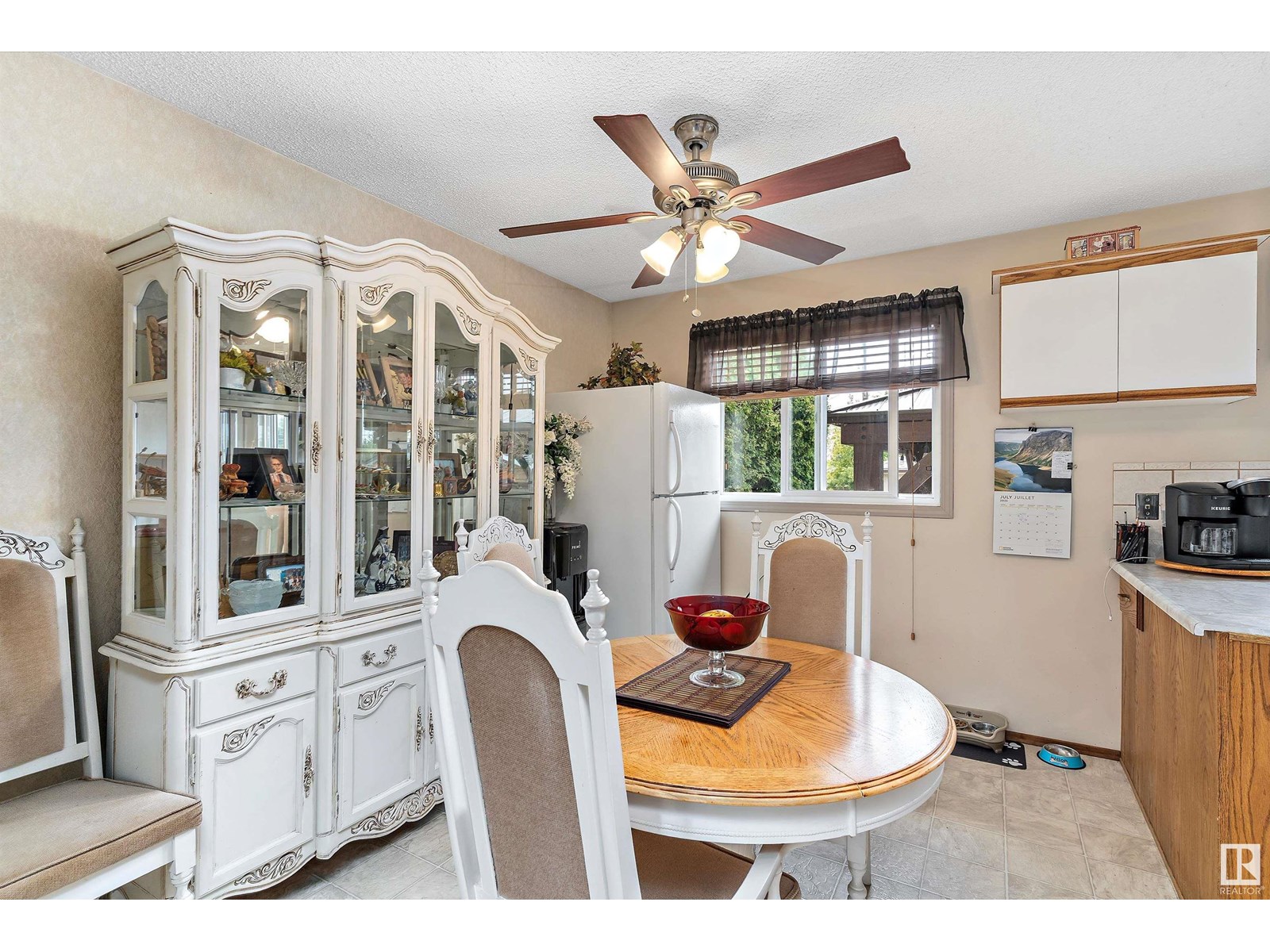 Photo 18 of 5611 142 Av Nw, Edmonton AB