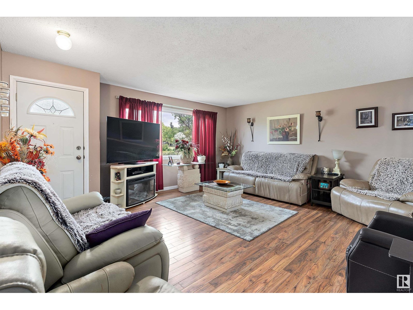 Photo 41 of 5611 142 Av Nw, Edmonton AB