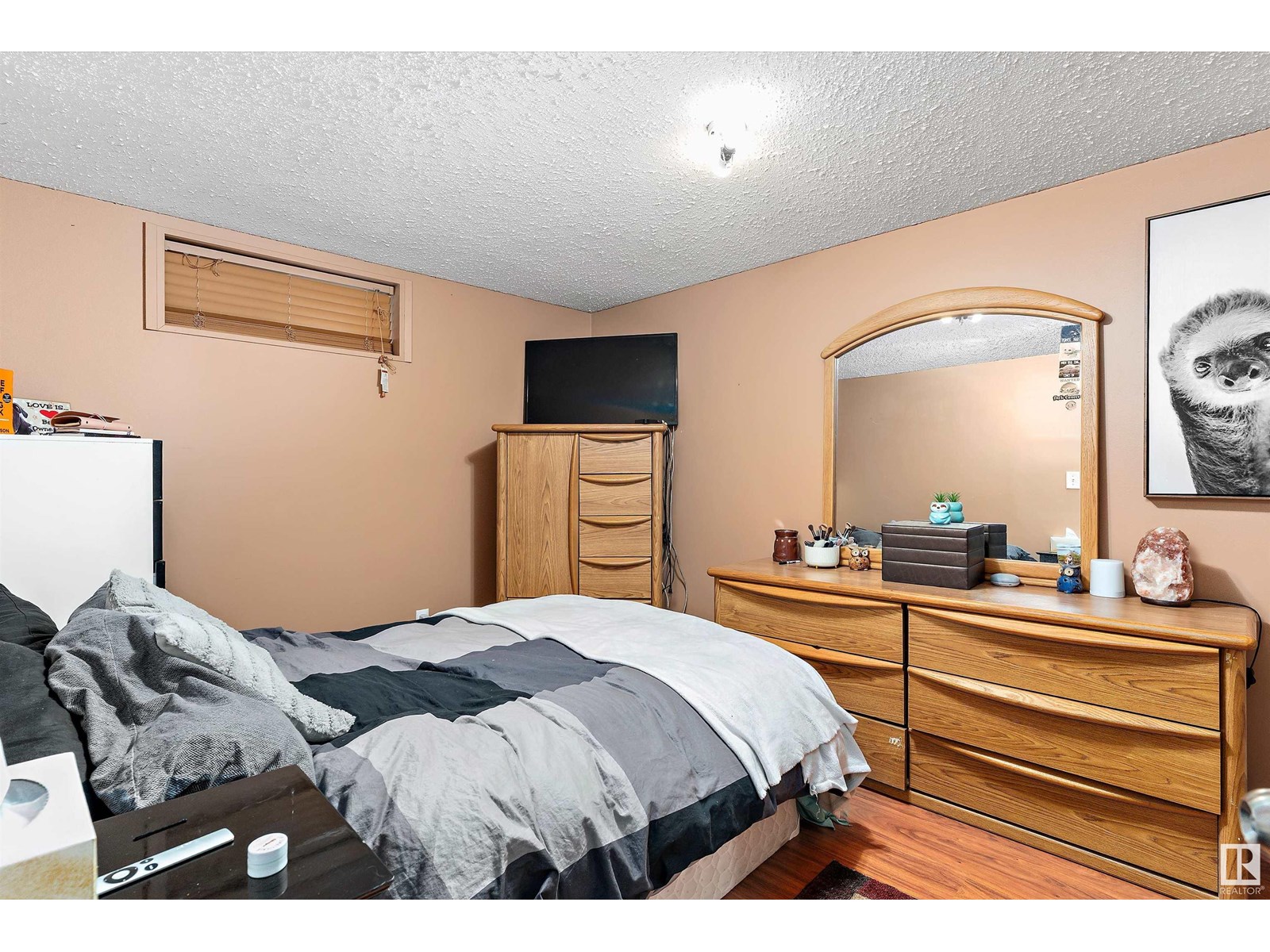 Photo 20 of 5611 142 Av Nw, Edmonton AB