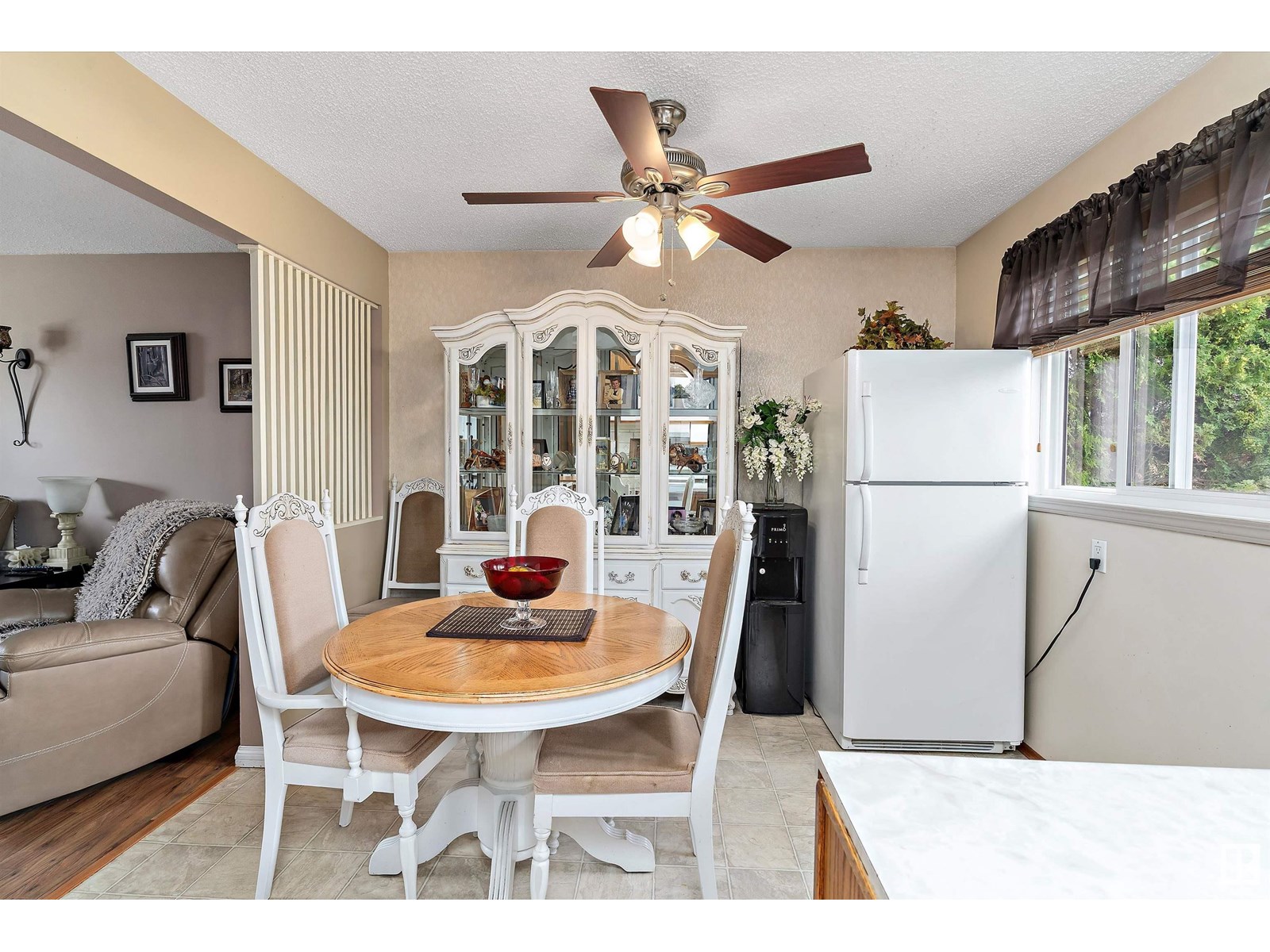 Photo 46 of 5611 142 Av Nw, Edmonton AB